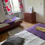 Mal\'S Apartment