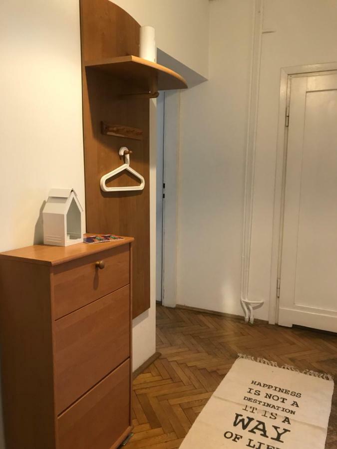 Mal's Apartment *